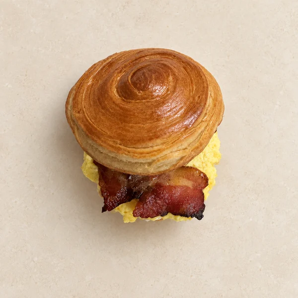 Egg bun au bacon